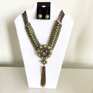 Rhinestone Pearl Beaded Necklace w/ Earrings.